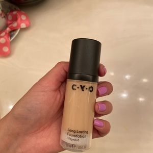 CYO long lasting foundation 105